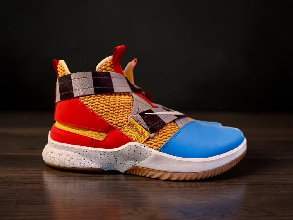 Size 13 Adult Men's - Nike LeBron Soldier 12 FlyEase Arthur - Lightly Used